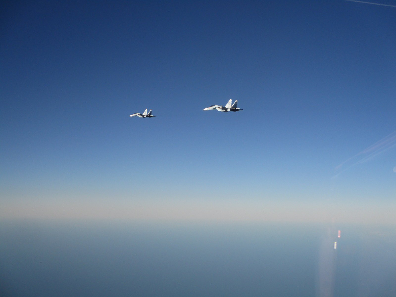 GfFp3U3WsAA9d_p?format=jpg&name=large