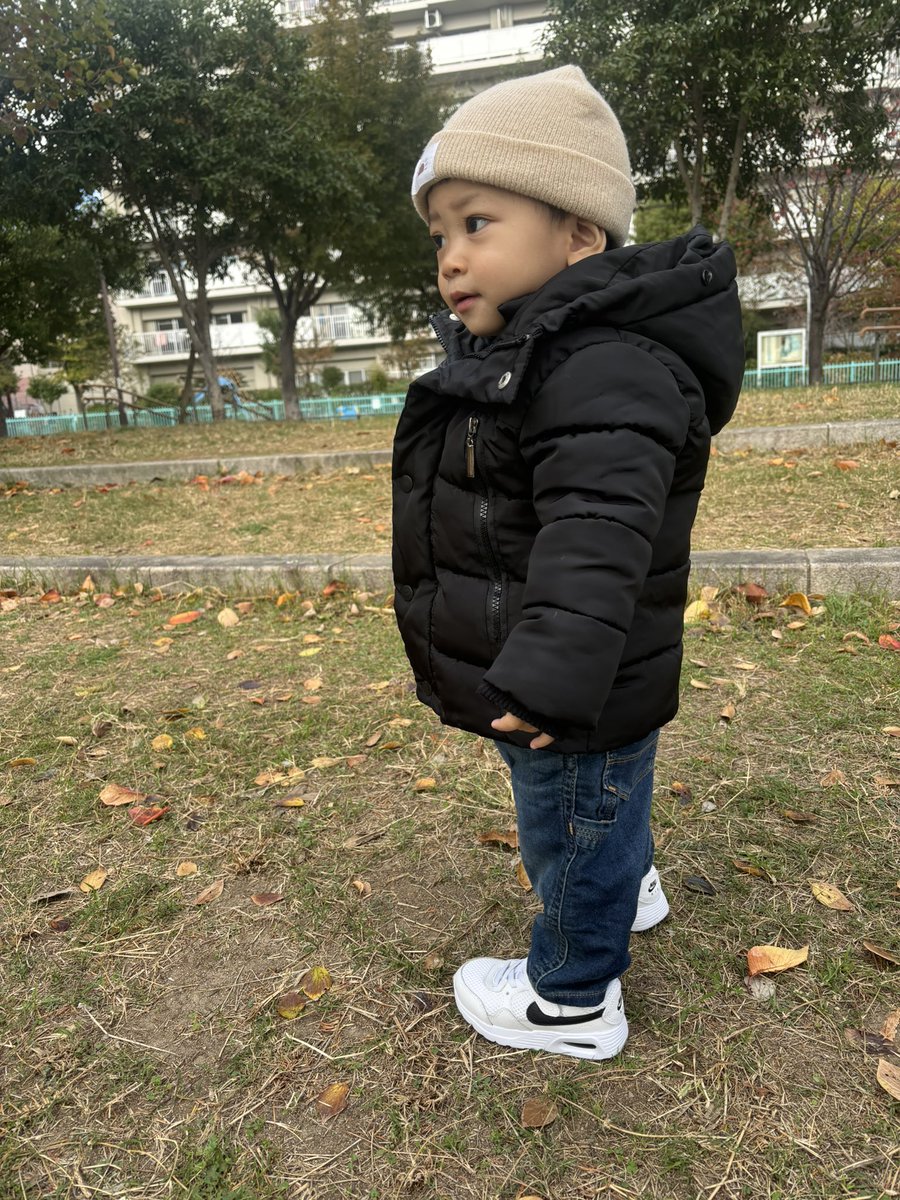 osarusaaa_n's tweet photo. 絶賛イヤイヤ期の息子よ。
気持ちを理解しきれず申し訳ない。
そして毎日全身で気持ちを伝えてくれて有難う。
これから更にイヤイヤして
私も余裕が無くなり苛々してしまう事でしょう。
そんな時は2人でひたすらイヤイヤしよな！
可愛すぎる息子よ、心の底から愛してるぞっ❤️

はぁー、可愛い、、、 https://t.co/P3KyAV0aRc
