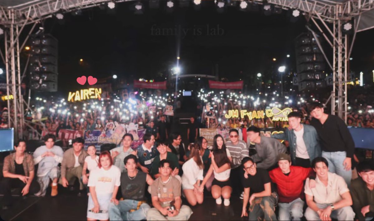 KaiRenTeam's tweet photo. What a great time to be alive! 
Great job today, KaiRenites! 
Team online and Team live! Group hug!

We love you!!! 
@kakaimontinolaa @jarrenglorious 

DECEMBEST ANG KAIREN
#KaiRen https://t.co/3k62xxducs