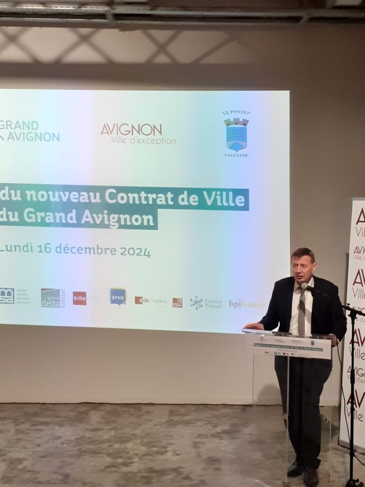 Prefet84's tweet photo. #PolitiqueDeLaVille Le préfet de #Vaucluse a signé les #ContratdeVille 2024-2030 qui renouvellent une politique de la ville ambitieuse pour les quartiers prioritaires.
👏 Collaboration réussie entre services de l’État, villes, opérateurs institutionnels et associatifs partenaires https://t.co/JIn2OgjrfR