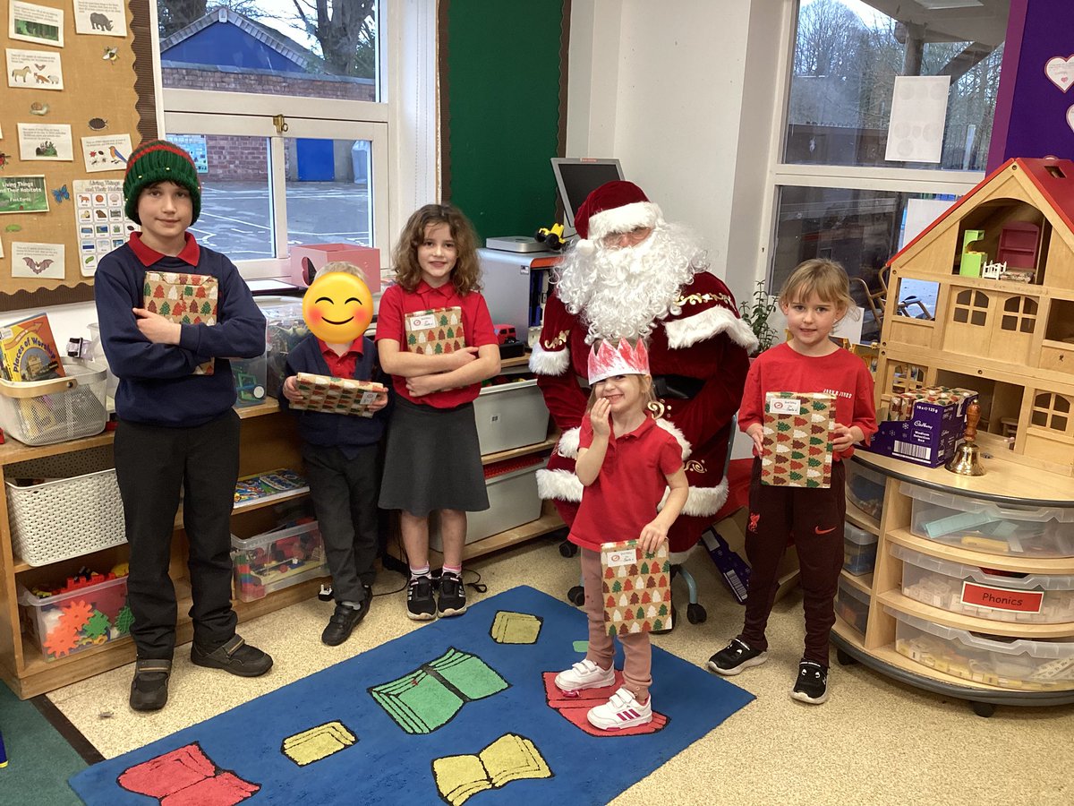 What a treat! We've met Santa!🎄😀⭐️