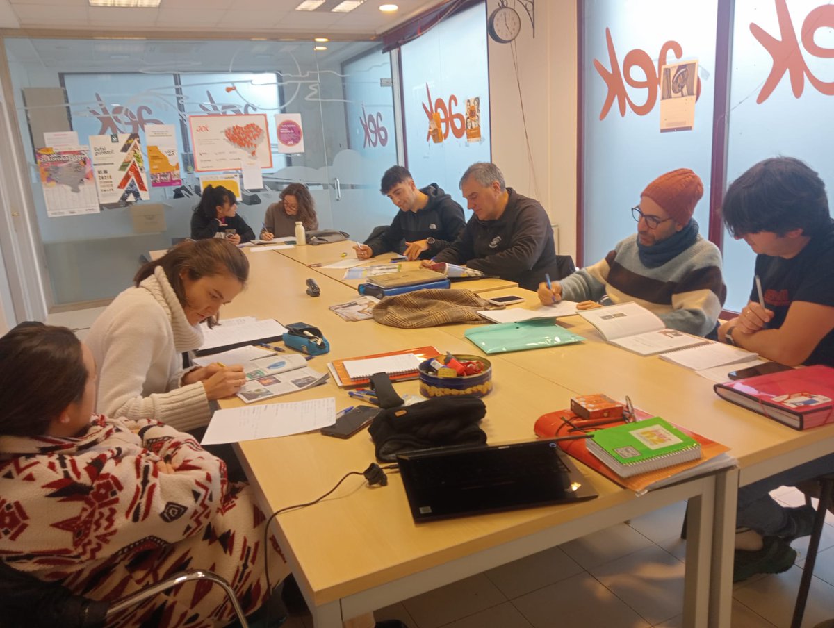 📷

2024ko  azken astea dugu Hernanialdeko AEKn; baina urtarrilean bueltan izango  gara. Asmo berriak direla eta izena eman nahi baduzu, hementxe:
Astigarraga: astigarraga@aek.eus edo 607 610 687
Urnieta: urnieta@aek.eus edo 662 338 747
Hernani: hernani@aek.eus edo 607 592 864