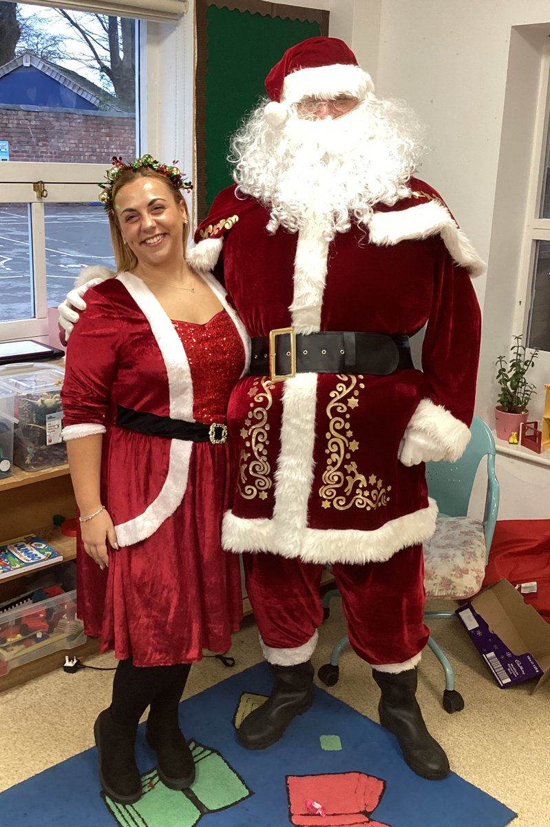 Thank you for coming Father Christmas and Mrs Claus 😀🎄⭐️