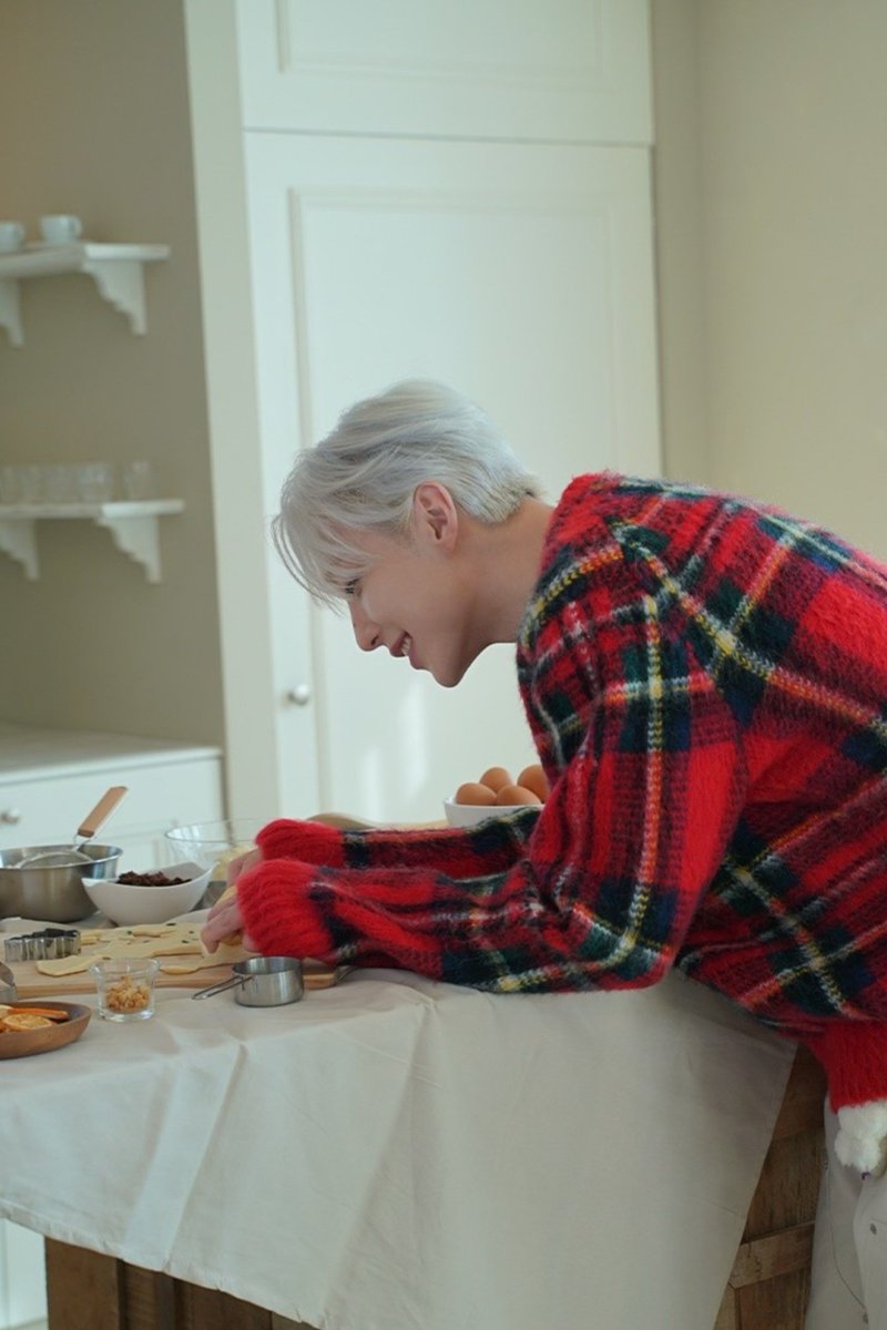 porori0206's tweet photo. 오늘 너무 힘들었는데 이사진으로 충전❤️
#문종업 #MoonJongUp
#Christmas_With_You https://t.co/oKvJs25lF9