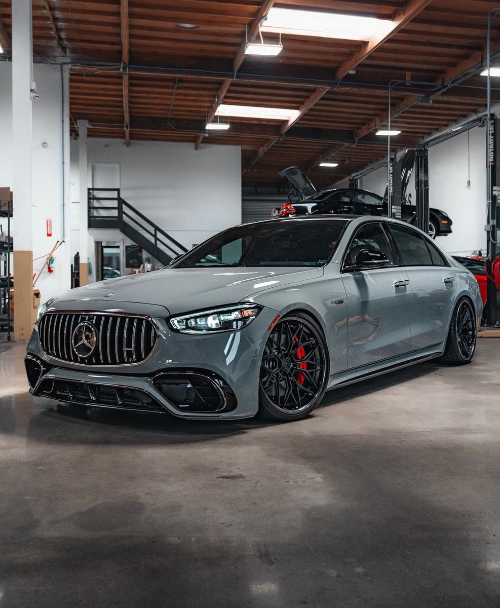 autochat360's tweet photo. Mercedes AMG S63😍 https://t.co/hiT0mCrQBR