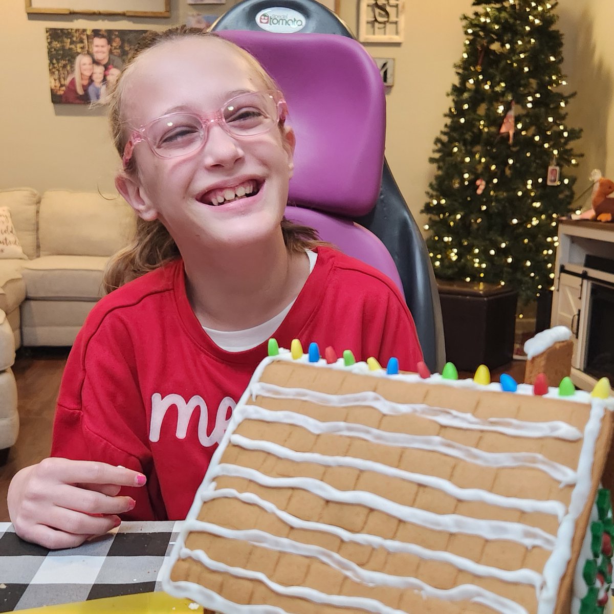 CMN_HQ's tweet photo. For Ella, many holidays were spent at the hospital. Thanks to her care team and donations through @cmnhospitals, Ella can now enjoy this season at home with her family. 🎄❤️ Make the holidays brighter and #HelpOneMore child by donating today!
🔗 https://t.co/apqeZzxkqJ https://t.co/UKKx4fzKI3