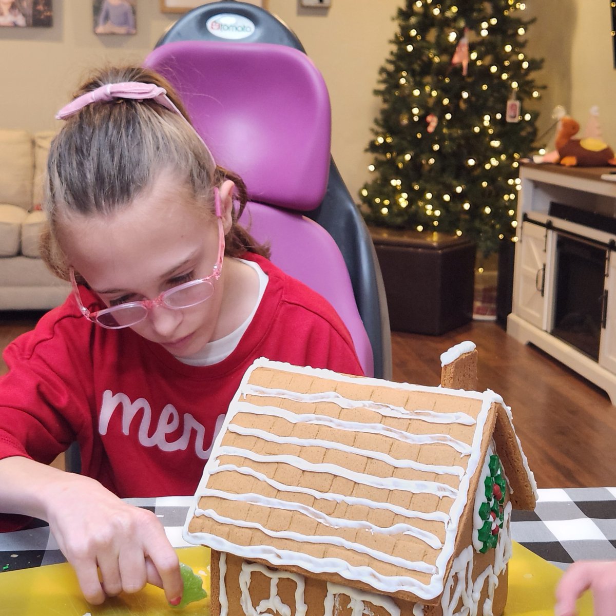 CMN_HQ's tweet photo. For Ella, many holidays were spent at the hospital. Thanks to her care team and donations through @cmnhospitals, Ella can now enjoy this season at home with her family. 🎄❤️ Make the holidays brighter and #HelpOneMore child by donating today!
🔗 https://t.co/apqeZzxkqJ https://t.co/UKKx4fzKI3