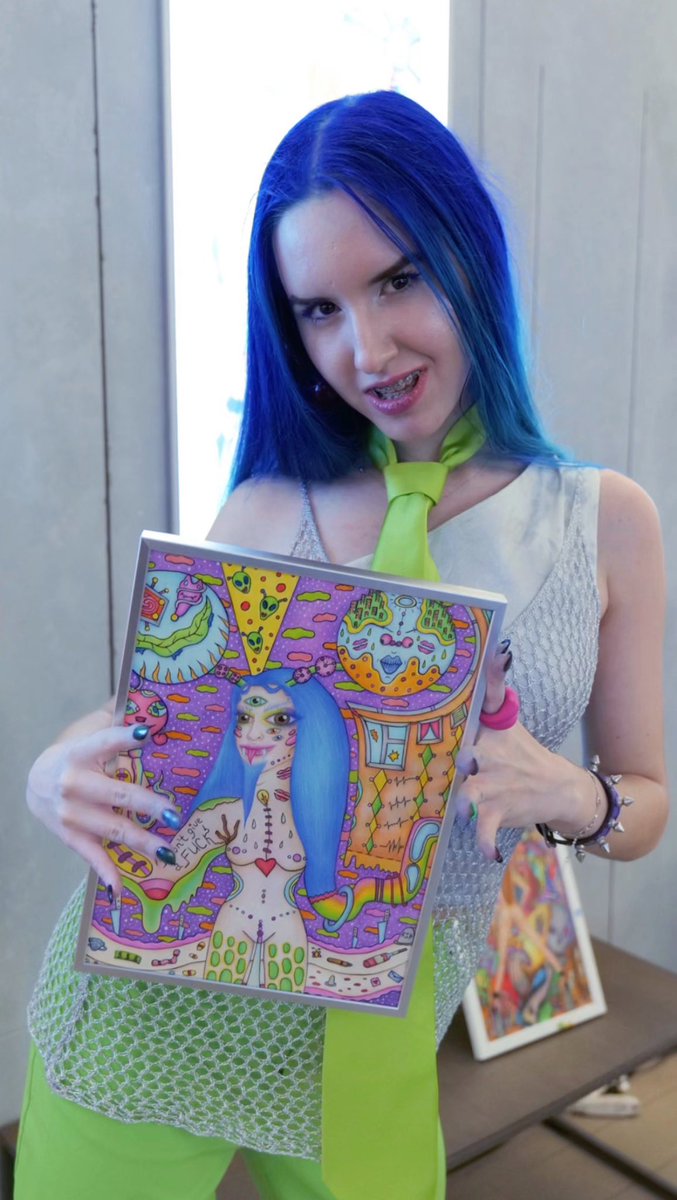 ALINA ALIEN👽 tweet media