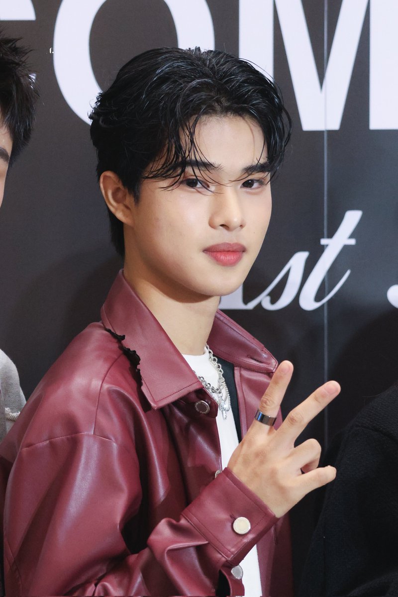 fis94's tweet image. ถูกต้องน้า คนนี้ล่ะถูกต้องมากก 🫡

COMPONENT BANGKOK
#AIPROJECTXCOMPONENT
@bmchanatipp #bmchanatipp