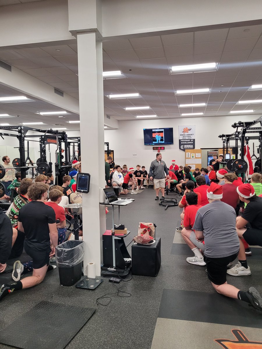 CoachSmith43's tweet photo. Massive turnout for the first morning Liftmas of finals week! Great buy in, positive energy, and a ton of fun.
#holdtherope #liftmas @MinookaStrength
@Minooka_Indians https://t.co/HRtC0AoeU2