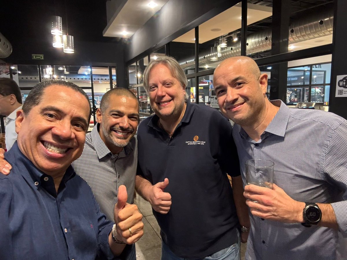 FreddyAlvarezE's tweet photo. Celebrando la Navidad con mis hermanos Kiwanis 🎄🔥 Un BBQ lleno de risas, buena compañía y mucho espíritu de hermandad. ¡Así es como fortalecemos nuestros lazos y creamos recuerdos inolvidables! #Kiwanis https://t.co/7uPt3QhSsi