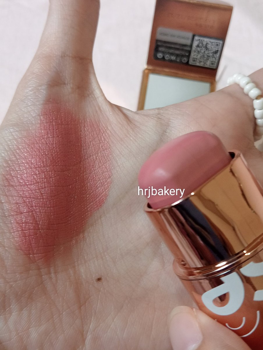 hrjbakery's tweet photo. 📌 bunch of blush on

2 produk blush on yg lg sering banget ak pake, pigmented &amp; awet banget, ga bikin patchy ke complexion. Beneran bagus. Definisi makeup aku makin menyala kalau pake 2 blush on ini🫶🏻

🛒O two o: https://t.co/32julRDGxn
🛒Azarine: https://t.co/oCgg3bQZO1 https://t.co/TeIKz98zv1