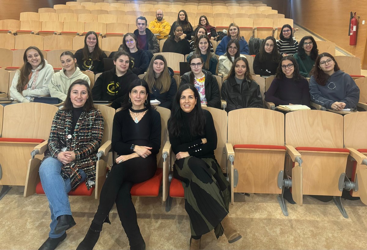 MicroMundo_IUCS's tweet image. 🎉We started the theoretical training of our incredible MicriTAs, taking the 1st step towards a new learning cycle.
We will continue next year with laboratory training preparing the activities for school students.
Happy Holidays! 🎅
@Cespu_Ensino @TOXRUNIUCS @UCIBIO_Research