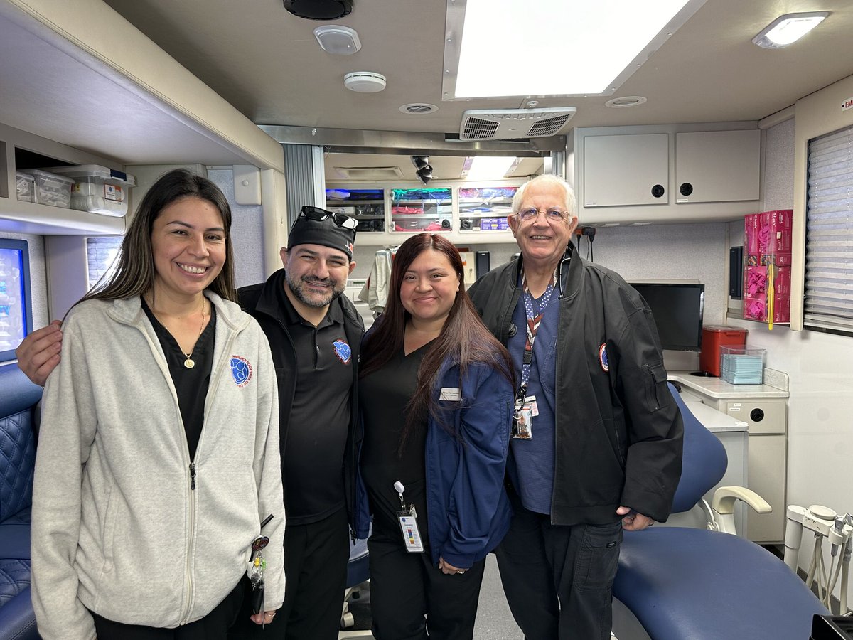 KyuRheeMD's tweet photo. Reflecting on my visit last month with @FTOCCommunity and their creative and passionate CEO Alexander Rossel. They currently serve over 120,000 visits annually through comprehensive primary care to underserved communities across Orange County. Learn more: https://t.co/MNNNznRJyI https://t.co/SrQK1fUki5