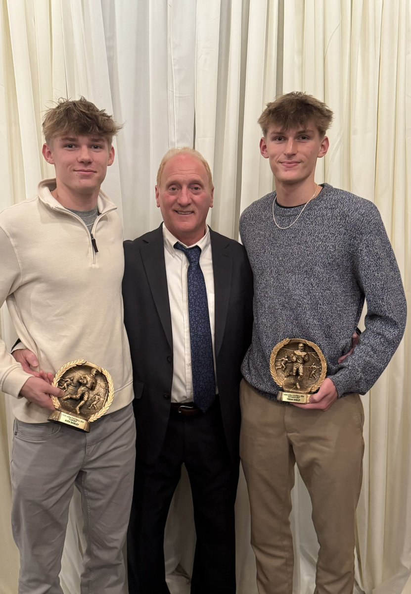 Aven_shirley's tweet photo. Very thankful to be named team MVP for the 2024 season. Thank you to coach A and the rest of the staff for a great three years. Looking forward for what’s next at KA! @kiskifootball @a03albert @Samalbert2121 @CoachNulph @wpialsportsnews @WPIAL_Insider https://t.co/oHqTcAwW4R