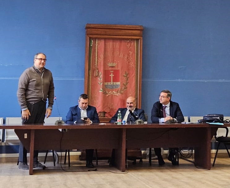 Gestione idrica e sostenibilità: approvato il Bilancio 2025-2027 dell’EIC. Dalla pianificazione economica ai progetti infrastrutturali per il risanamento ambientale: il Comitato Esecutivo riunitosi a Santa Maria Capua Vetere, traccia la rotta verso un futuro più sostenibile.