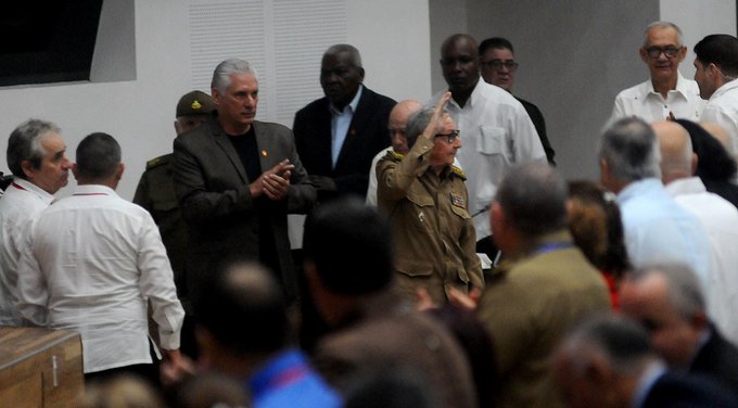 Encabezan Raúl Castro y Díaz-Canel sesión plenaria del Parlamento cubano