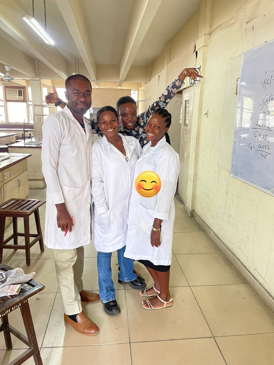 jam_ES_hadassah's tweet image. From lab to life!

Frame 1 &amp;amp; 2: Back to lab life after a 6-year break! First wet lab practical as an MSc student with my amazing colleague.

Frame 3: Fast forward to being a QC Lab Analyst, mentoring the next gen! SIWES student and I getting work done . #WomenInSTEM #MScLife