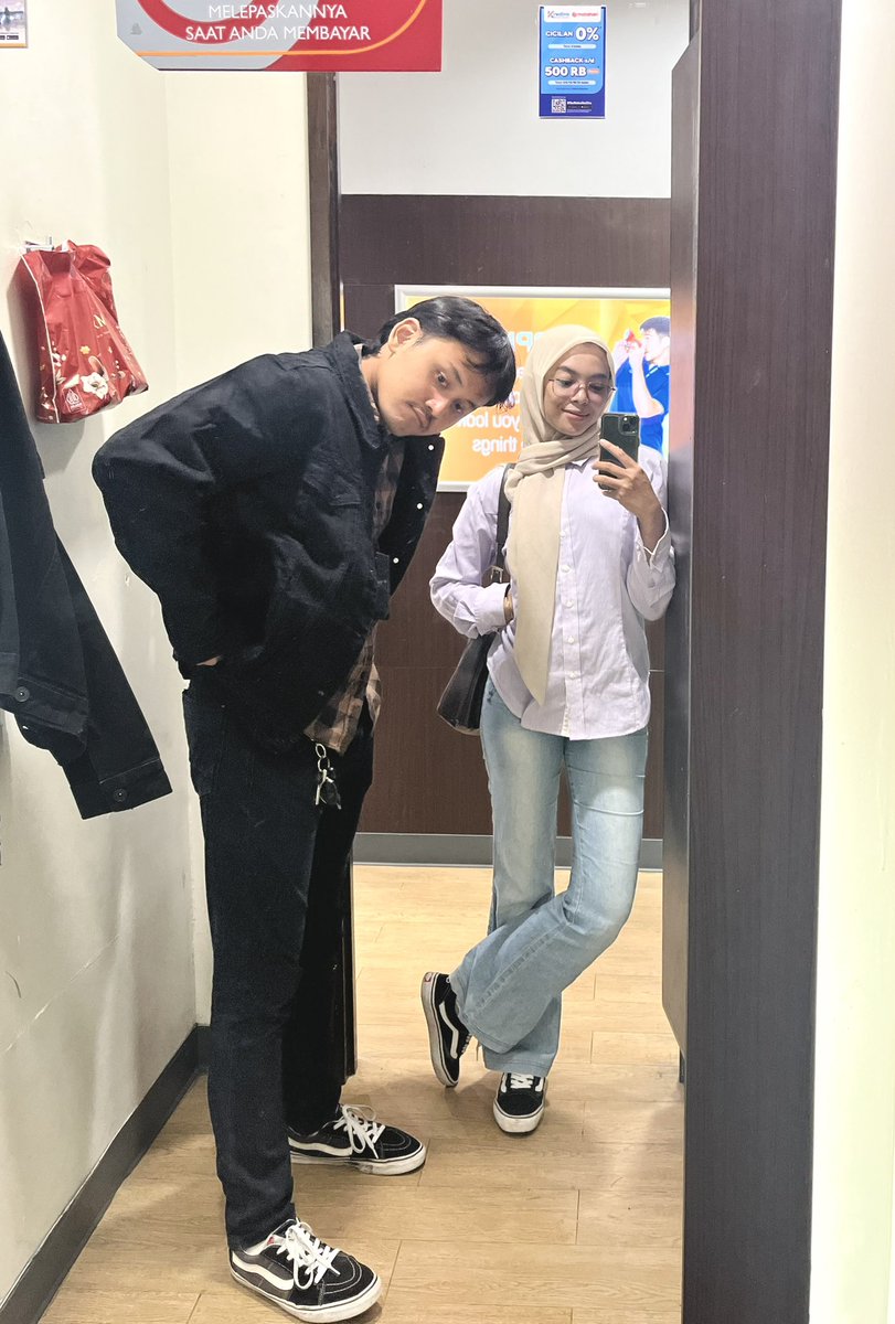 apakahcomeback's tweet photo. my ride or die 🛣️ https://t.co/bvGvnXpRll