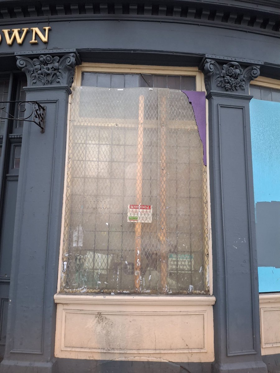 There were just 256 buildings added to the <a href="/HistoricEngland/">Historic England</a> National Heritage List for England in 2024. The Crown in Birmingham was one of them. This is  monumental recognition of the significance of the building yet here it is unloved, rotting &amp; deteriorating. Embarrassing &amp; sad