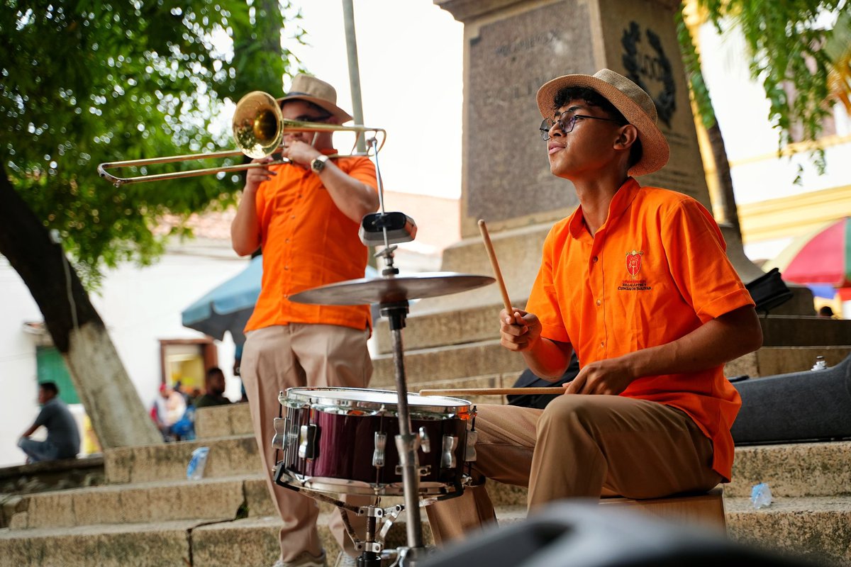 YamilHAranaP's tweet photo. Las cifras que nos dejan tres de los festivales más importantes que hacemos en Bolívar son muy buenas. Solo el FestiJazz de Mompox atrajo a más de 41.000 personas, con un impacto económico de $21.000 millones en Mompox y municipios aledaños. Un verdadero hito 🎷🎺

Más de 9.000 asistentes disfrutaron de Festimaría y FestiBandas 🥁🪘Este último generó movimientos económicos superiores a $2.500 millones. 

El turismo de eventos culturales tiene un enorme margen de crecimiento. Ya estamos preparando las ediciones del próximo año. 

Prepárense, porque vamos con todo 🙌🏻