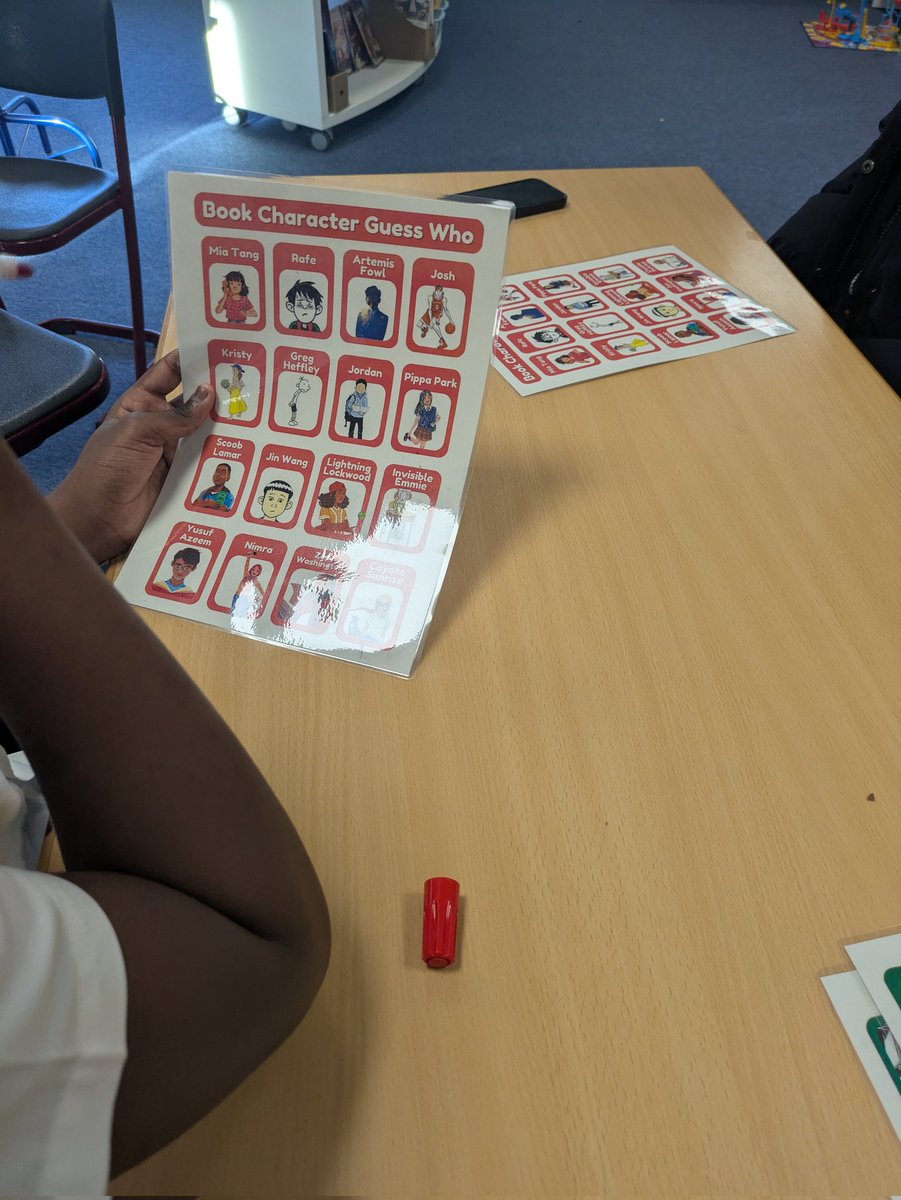 St Mungo's Academy library tweet media