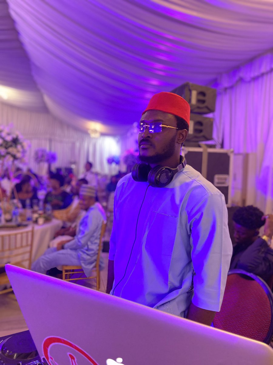 Dj__Ojay's tweet photo. When it’s an Igbo wedding…… 

#wedding #dj #weddingdj #abujadj #ndj #afterpartydj #Nigerianweddingdj #aftobeat https://t.co/bsPsVdEE6H