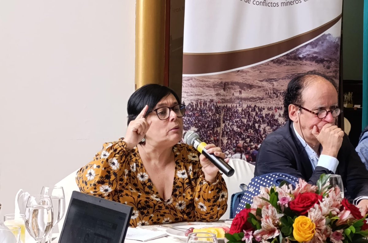 OCMPeru's tweet photo. 🔴 En Vivo | #35OCM

“Hay un proceso de reorganización del Senace, que no tiene ninguna justificación. Se está debilitando la institucionalidad de la gestión ambiental”, Ana Leyva.

Sigue la transmisión  ➡️  https://t.co/mIK5py17vH https://t.co/4vdPcUD36X