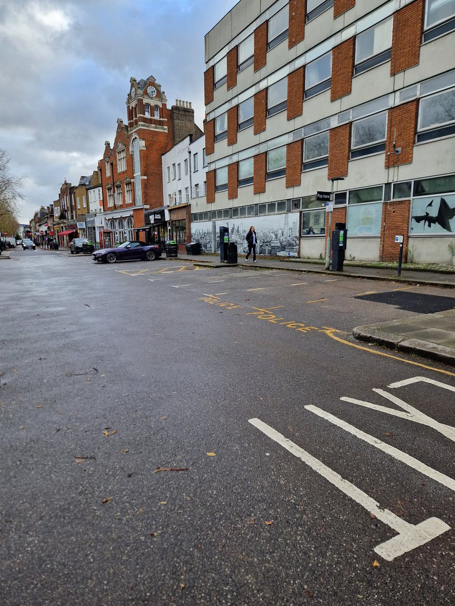 Chiswick High Road tweet media