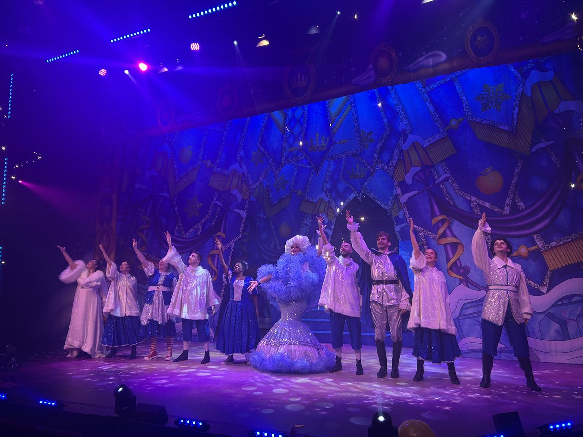 We had a great time at the panto today! <a href="/pborokeytheatre/">Key Theatre</a> #panto #theatre #christmas #snowwhite