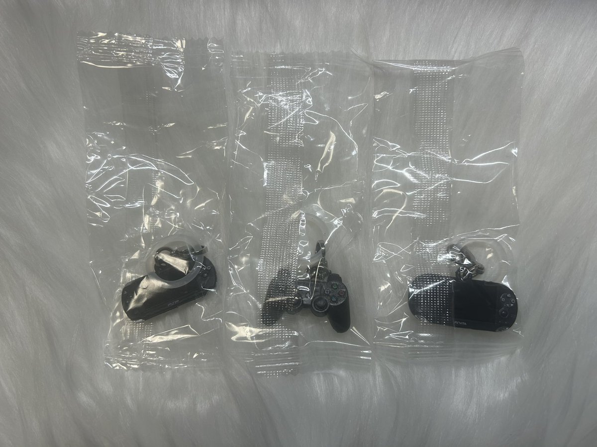 4B1BLE_45_'s tweet photo. 【交換】Play Station めじるしアクセサリー ガチャプレステ

譲→PSP、PSVita、PS3
求→PS4、PS5

郵送交換希望
検索からでもお気軽にお声掛け下さい https://t.co/RPgUJjTTqu