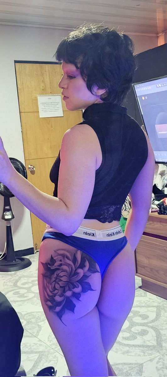 chicadeazul22's tweet photo. Mira mi lindo tattoo
#TattooDesigns #girl #modelweb #camgirlู #gothicstyle https://t.co/on2FFcHTtj