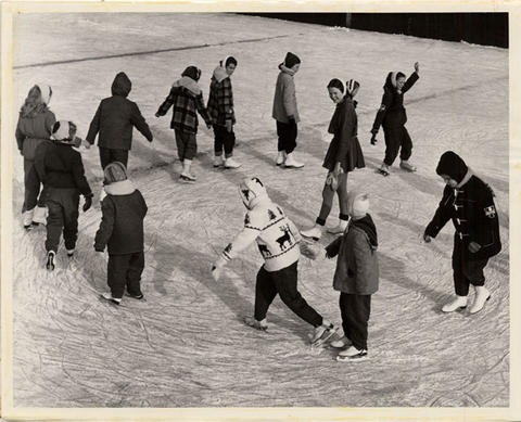 CU_Archives's tweet photo. Warm Holiday Wishes from RMA!
The University will be closed as of Mon. Dec. 23rd and will reopen Mon. Jan. 6th.

Image: YMCA of Montreal fonds, c. 1940
#CU_Archives #fromthearchives https://t.co/TYWp0U6p7p