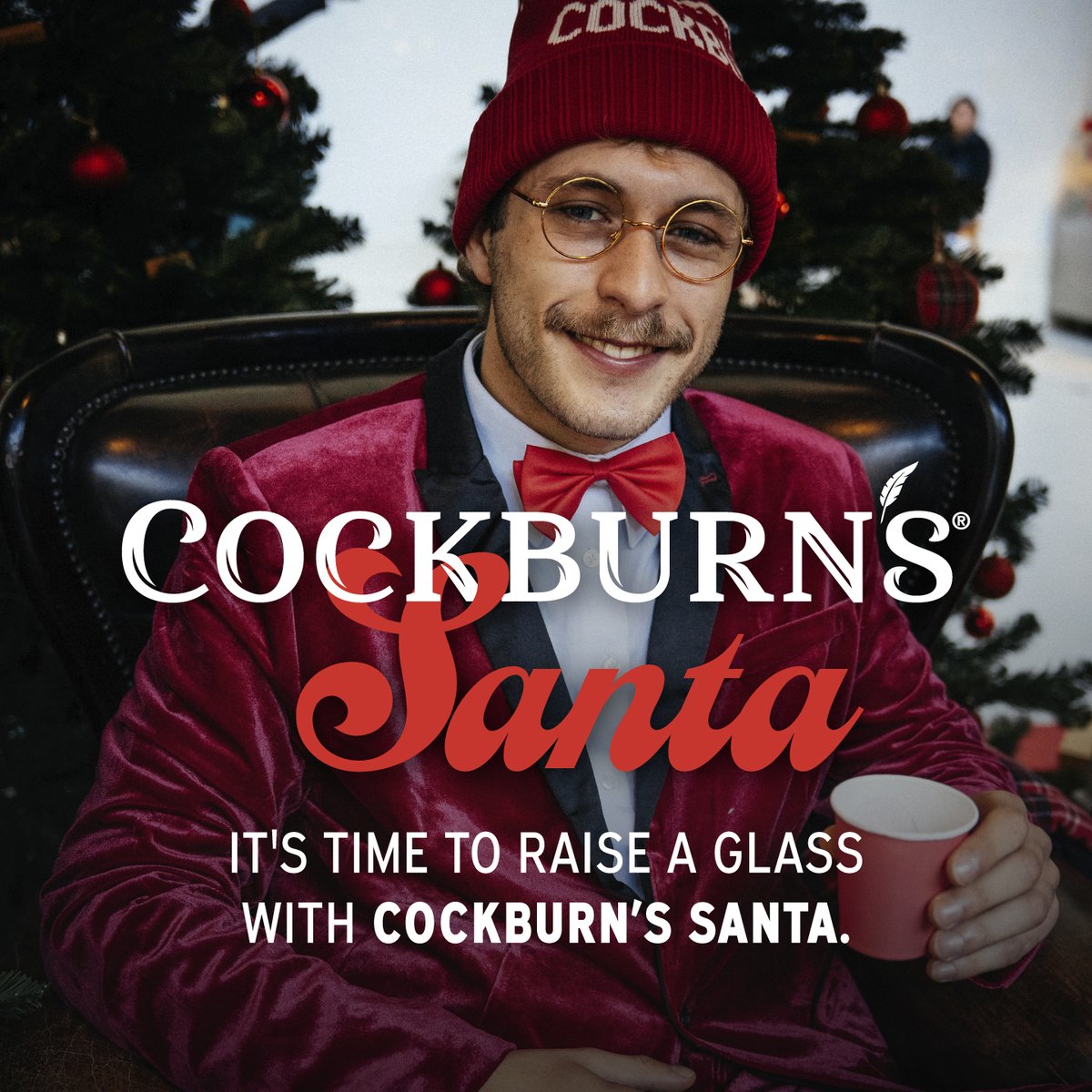 Cockburn's Santa is back! 🎅 Join us at Mercado do Bolhão in Porto for a glass of port and endless Christmas cheer!

📅 19th – 21st Dec, 11am-5pm
🍷 Free tastings
🎁 Grab some festive goodies &amp; 20% discount for purchases at Cantinho da Dona Rosa.