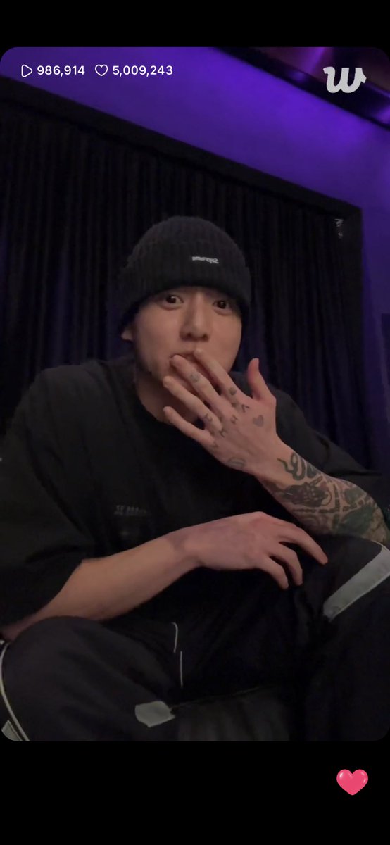 taetaekv24 tweet media