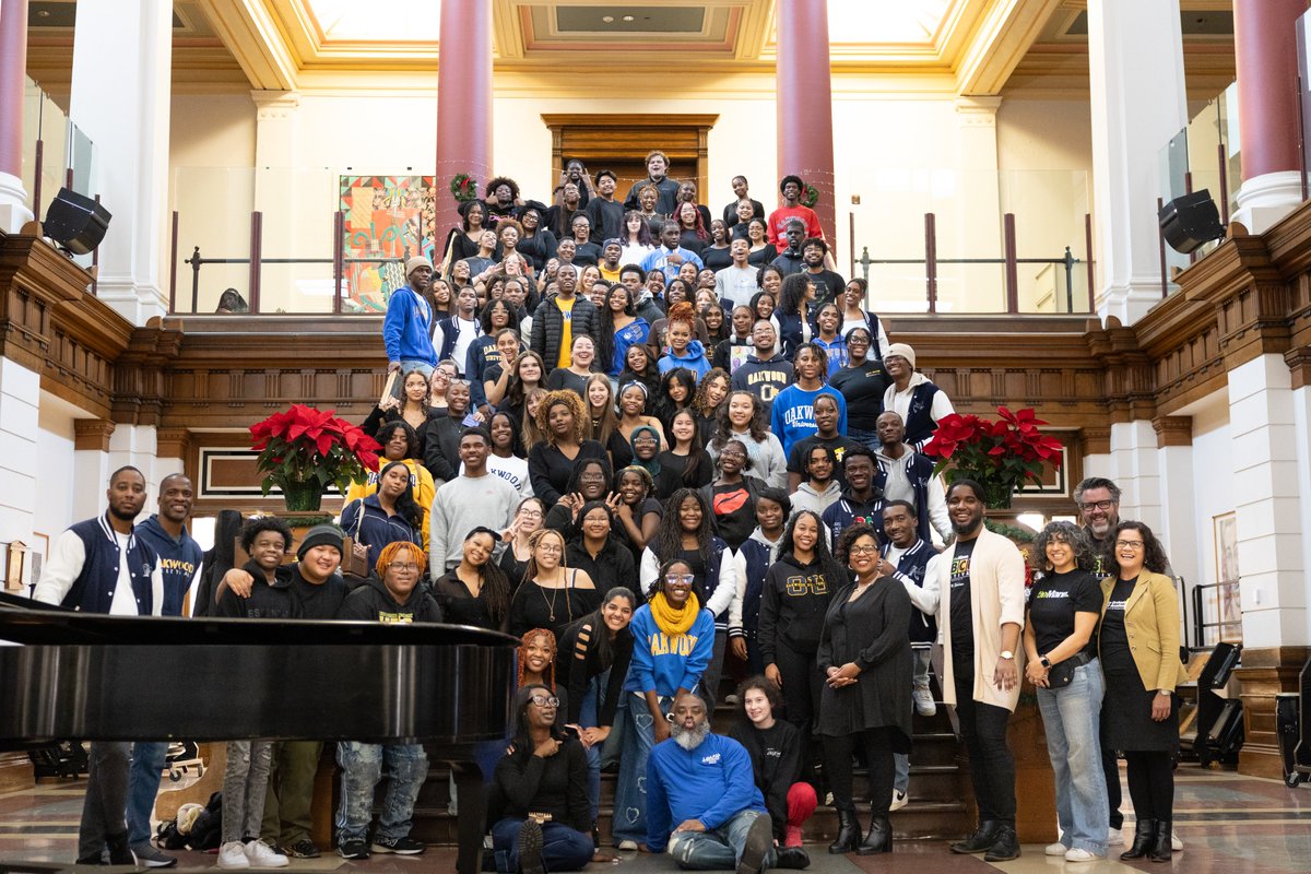 A brilliant moment on Broad Street! ✨ Our Education &amp; Community Engagement team brought together <a href="/TheAeolians/">The Aeolians</a> of <a href="/OakwoodU/">Oakwood University</a> and students from The Philadelphia High School for Creative &amp; Performing Arts (CAPA) Vocal Department for an inspiring choir performance and masterclass at