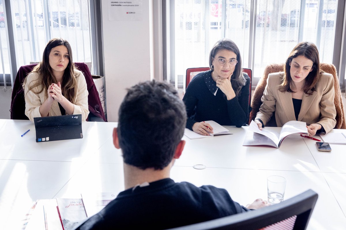 Manuela Bergerot tweet media