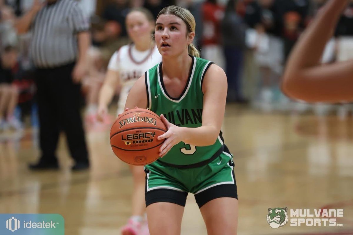sportsinkansas's tweet photo. Mulvane’s senior Olivia Ellis is beginning to have a breakout senior season and had a career high 20 points last night leading the Wildcats to a 57-45 win over Augusta. Mulvane is now 4-1 on the year and sees production from their freshman stud Brittani Peschel who is averaging over 15 points per game. Ellis is also a softball standout and is committed to Johnson County CC to continue her softball career. #sportsinkansas 
Photo: Mason Coley - Mulvane Sports