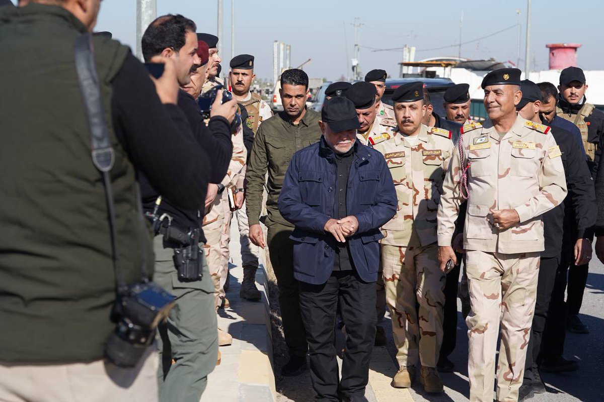 asssp89's tweet photo. شيخ المجاهدين يجري جولة تفقدية لمناطق غرب بغداد والحدود الفاصلة مع الانبار. https://t.co/rjb8K2uEX1