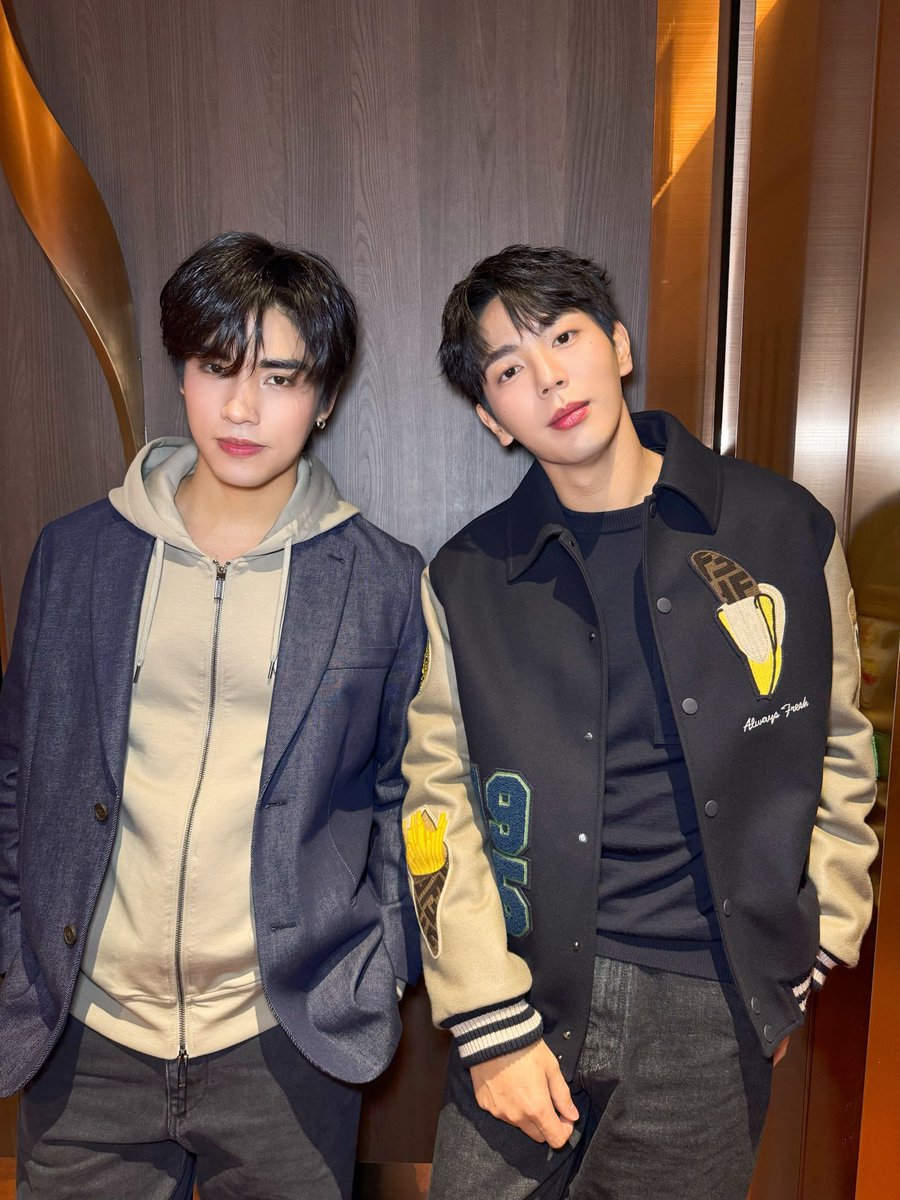 amorumove's tweet photo. @violet_rainyy 🤟🤟🤟 https://t.co/RLwo303lr4