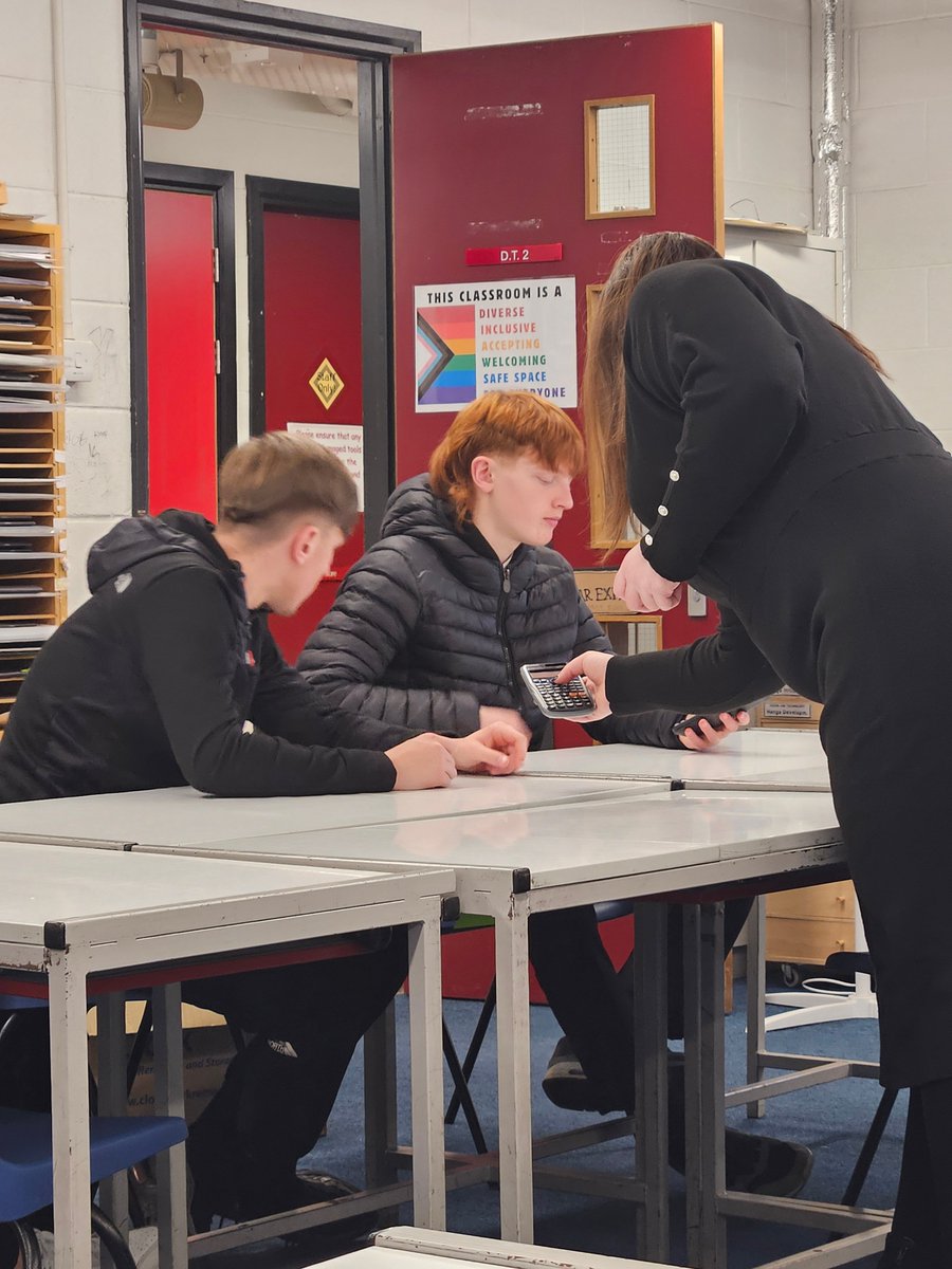 Leithmaths's tweet photo. HUGE thank you to @LothianPension who came into our Higher Apps class today and discussed the importance of pensions. Our pupils learned how to apply their knowledge from Higher Apps to real life pensions calculations and financial planning! @leithacademy https://t.co/QmzITL18wH