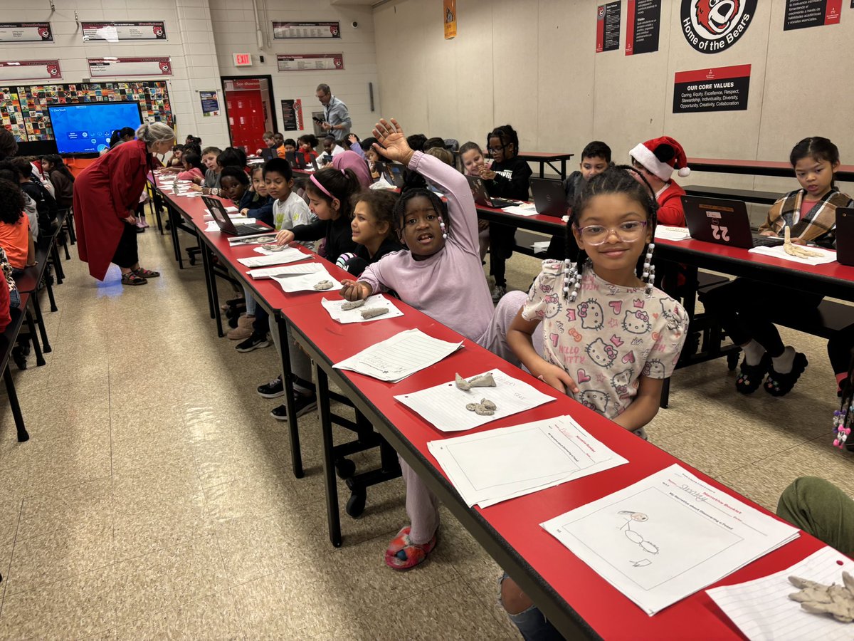 apierson4216's tweet photo. Celebrating our learning as paleontologists discovering fossils!! 🦴 
@MrBoyer134 @KlondikeLane @MrJadSalameh https://t.co/d0doUDft9T