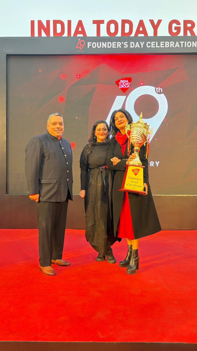 anjanaomkashyap's tweet photo. First ever Award for a first ever show! Honoured to recieve the Chairman’s Award of the decade. ‘The Helicopter shot’ for Lok Sabha elections coverage was a leap of faith. Covering elections like no one else has ever done. Becoming the voice of this country. 100 take offs, a hundred landings, 100 seats, ground reports to mega Rajtilak shows across 13 states and 30 days of continuous travel with 19 rocksolid interviews and the making of a 100 helipads. This wouldnt have been possible without our grand Aajtak team . I share this award with the stringers at every location who helped us shoot beautiful stories from Itra making in Kannauj to Sandeshkhali controversy, from Surat diamond city to Gopalganj, the cameramen who braved 48 Degree centigrade, the producers who managed the stories, the ground team that went on to the final location for 8 pm Rajtilak, the chopper team and our pilots. Truly deserved by a team that is super professional and exceptional. 🚁