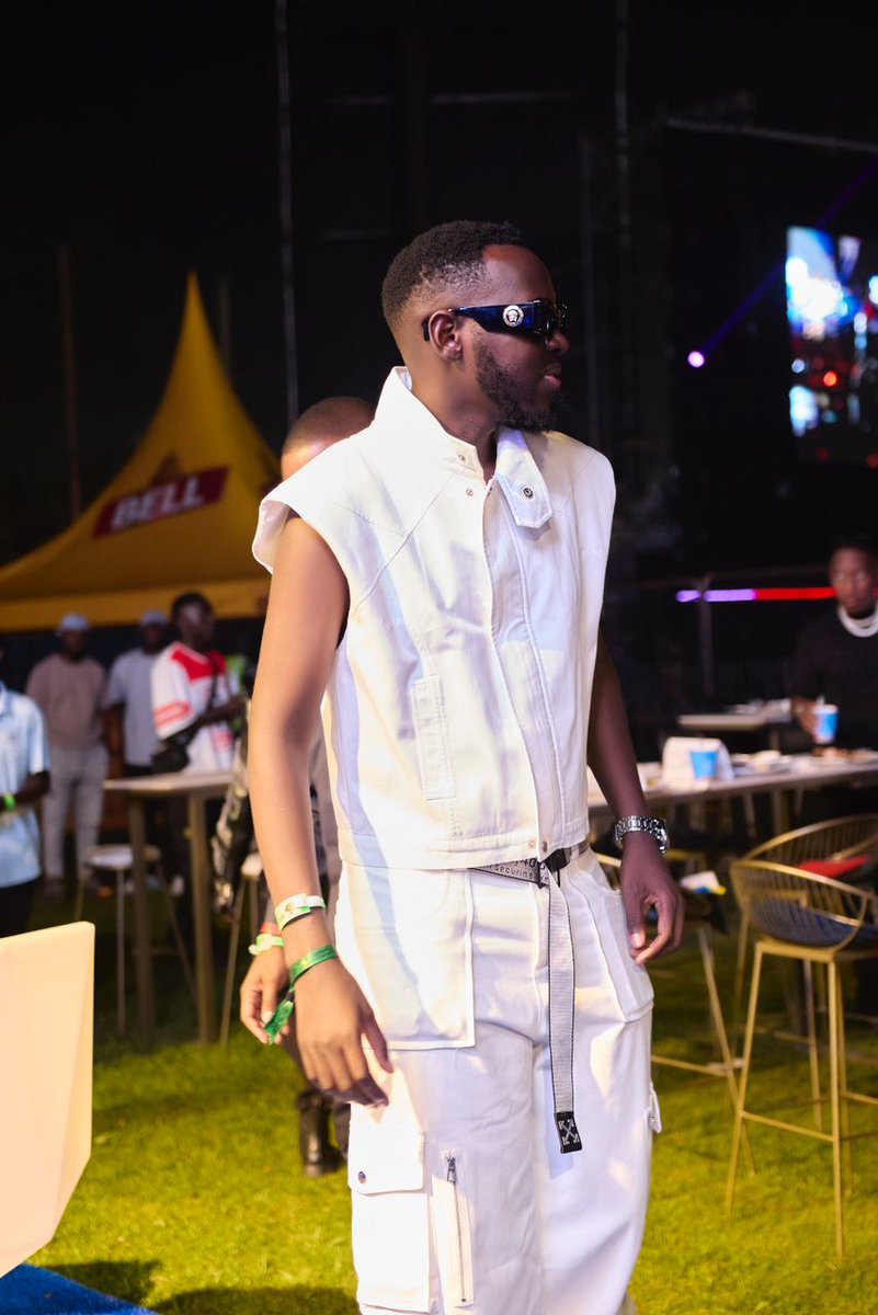 djvxfaisal's tweet photo. Just a humble DJ serving looks hotter π₯ than your Wi-Fi connection π anyway it's #flexWednesday tonight at @VaultUg https://t.co/xyd68S72Jh
