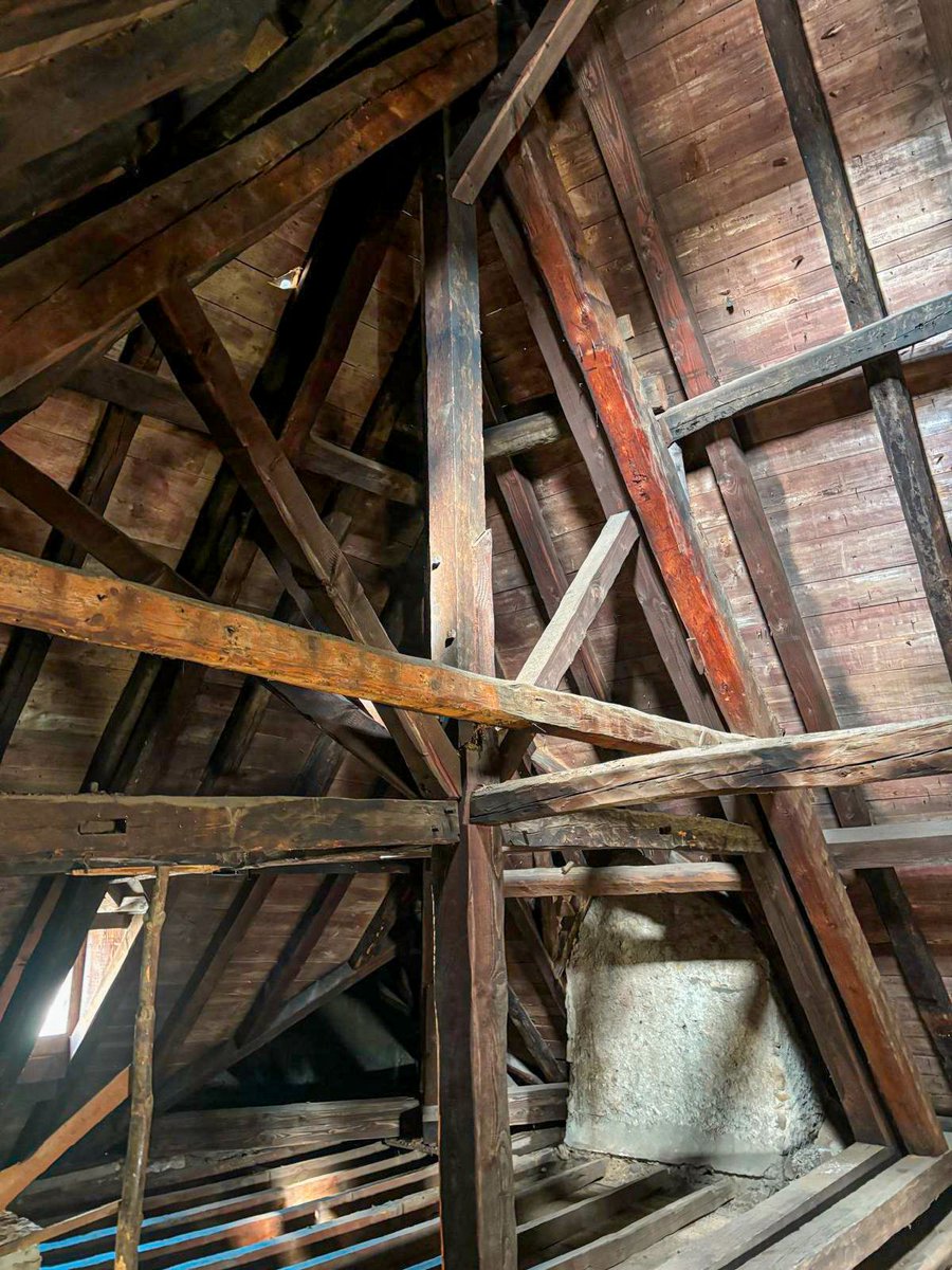 Les travaux continuent à l’hôtel de Rouvière (Lozère) !

🏆 En 2024, la <a href="/Fond_Merimee/">Fondation Mérimée</a> , avec le soutien des mutuelles <a href="/AXA/">AXA</a> , du groupe <a href="/Patrice_Besse/">Patrice-Besse Immo</a>  et de Dominique de la Fouchardière, a remis le Prix du Jeune Repreneur (65 000 €) au propriétaire.

📸 © Guillaume de Laubier