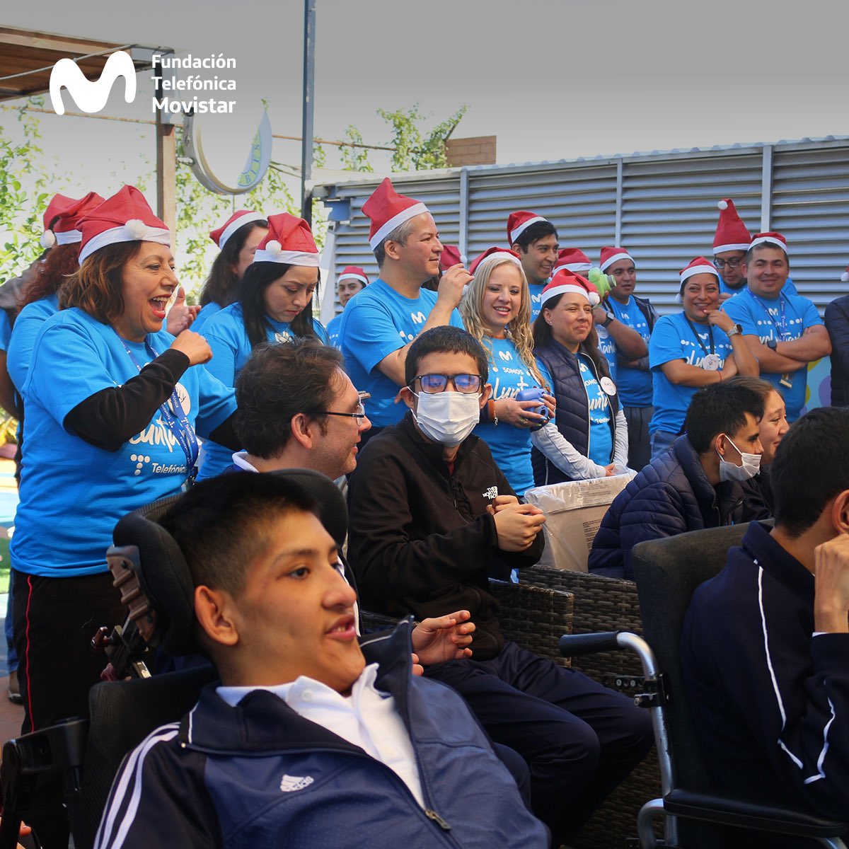 Los <a href="/VolunTelefonica/">Voluntariado de Telefónica</a> de Operaciones y Procesos Transversales de <a href="/TelefonicaMX/">Telefónica Movistar México</a>, se unieron a un nuevo #EquipoSolidario, una jornada para iluminar y decorar, con la magia de estas fiestas decembrinas, la sede de <a href="/apacdf/">APAC IAP</a>