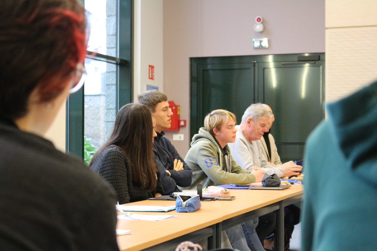 acrennes's tweet photo. CAVL | Retour sur le séminaire de début de mandat des élus du Conseil académique de la vie lycéenne
- Élections du Conseil National de la Vie Lycéenne
- Réflexion sur le projet académique Bretagne 2030
- Présentation des futurs projets portés par le CAVL en présence du recteur https://t.co/VMRRxsXUor