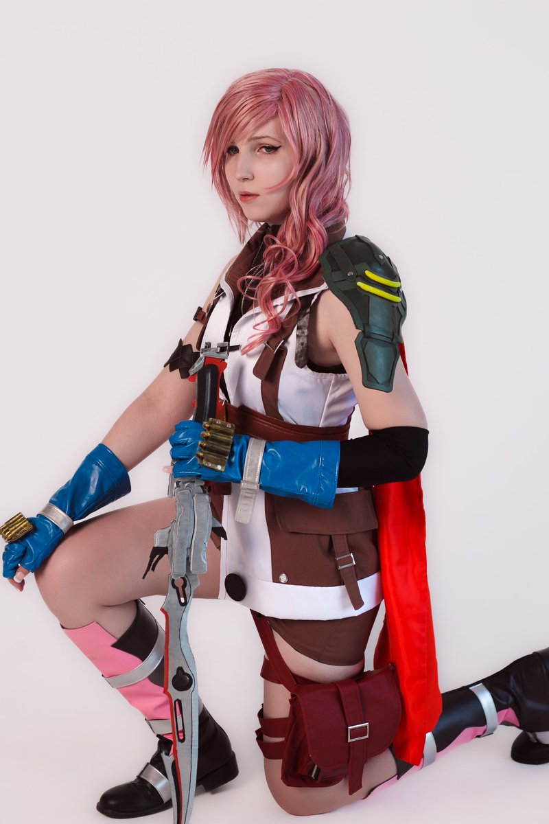 ultramiraicos's tweet photo. Fifteen years ago this day Final Fantasy XIII came out with Lightning as protagonist, my favourite character ever I ❤️ her so much! I believe Final Fantasy series  continue to thrive and we'll see new games 🎮

 #finalfantasy #finalfantasycosplay #ffxiii  #lightning  #cosplay https://t.co/bgcW99QVHD