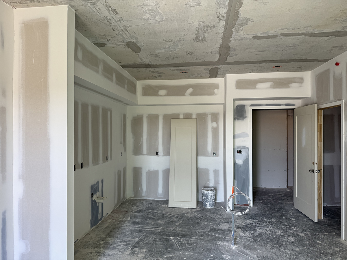 FSPArchitects1's tweet image. 🏗️ Big progress at Breeze Winter Haven! The sixth floor is prepped for painting, drywall is up on floors three to five, and stucco work has started outside.
Shout-out to Six/Ten Properties, DevMar, and WPC for bringing this project to life! Stay tuned for more updates! ✨👏