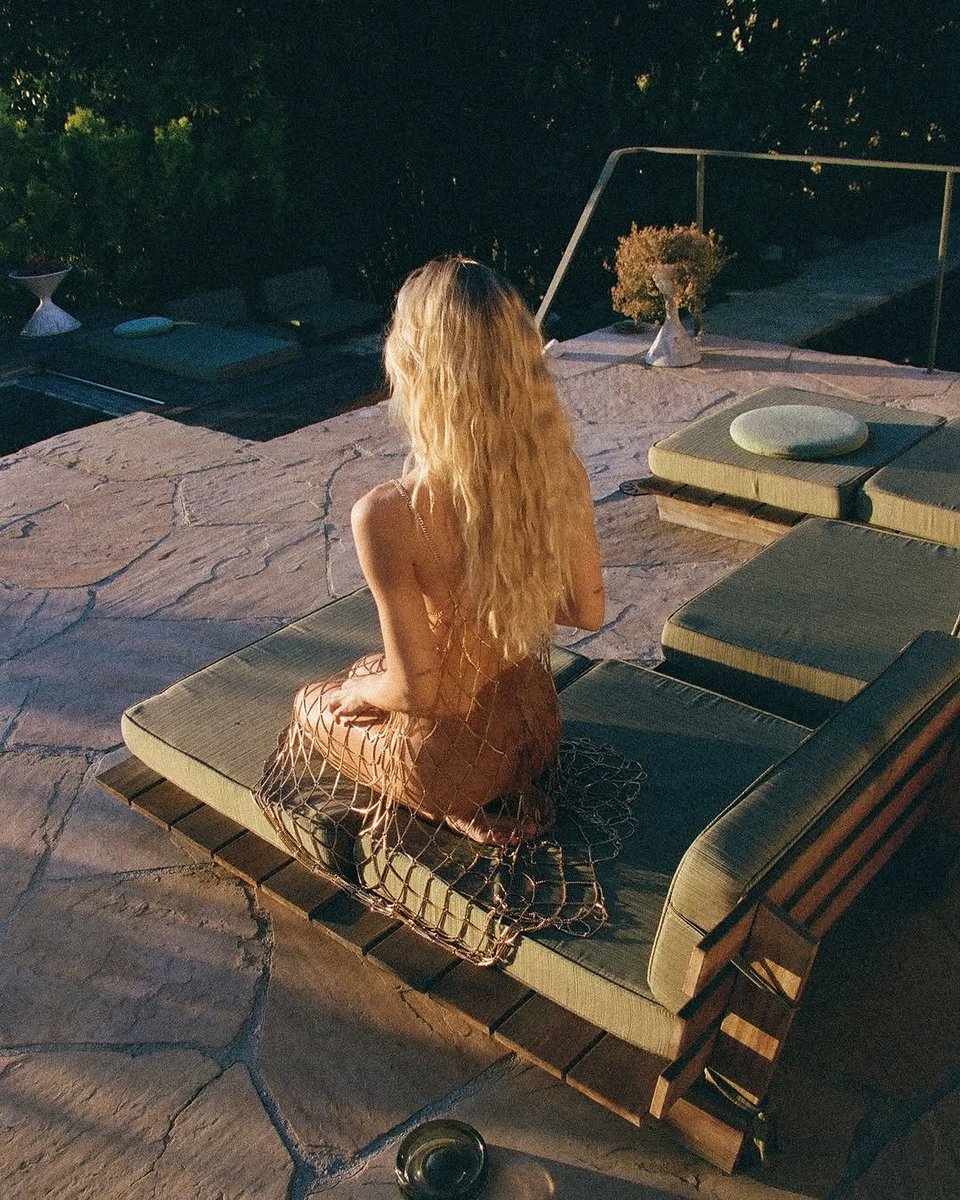brat_simp's tweet photo. Alexis ren is out of this world 🔥 https://t.co/LQejiKUQ4p
